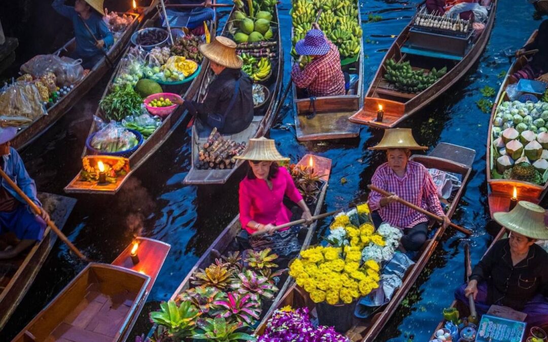 Discover the Charm of Dam Noen Saduak Floating Market